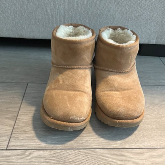 Mini Uggs Tan - Picture 3 of 3